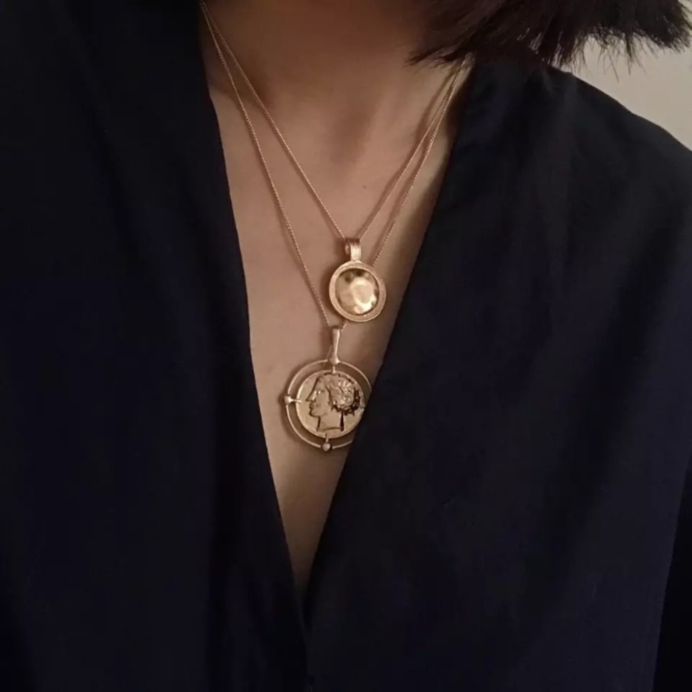 ⚜️[𝟯/$𝟭𝟴]⚜️2 Layered Gold Pendant Choker NEW - Picture 9 of 13